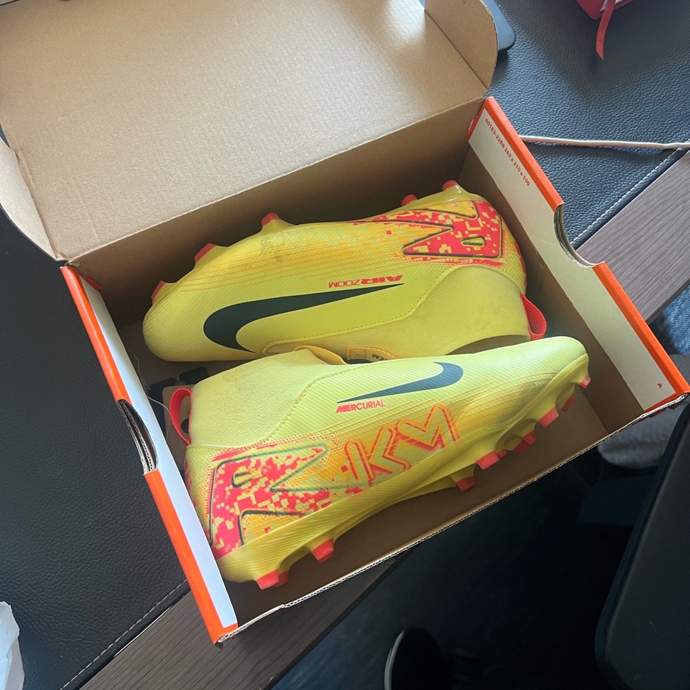Nike Yellow Sneakers High-Top Performance